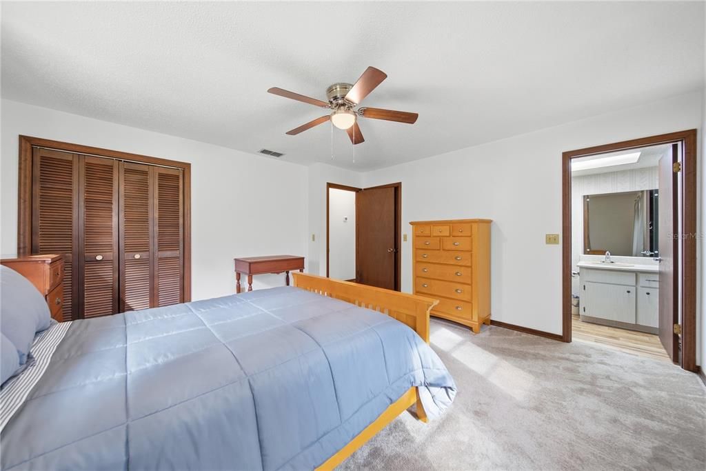For Sale: $530,000 (3 beds, 3 baths, 2015 Square Feet)