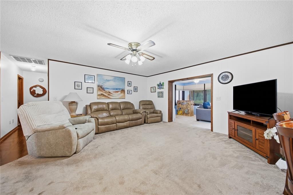 For Sale: $530,000 (3 beds, 3 baths, 2015 Square Feet)