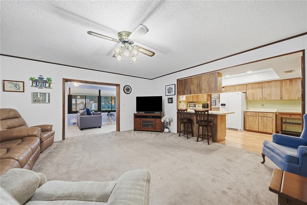 For Sale: $530,000 (3 beds, 3 baths, 2015 Square Feet)