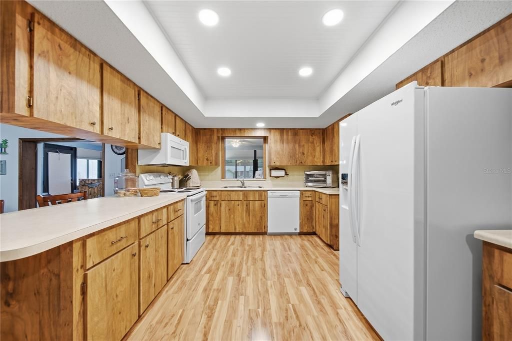 For Sale: $530,000 (3 beds, 3 baths, 2015 Square Feet)