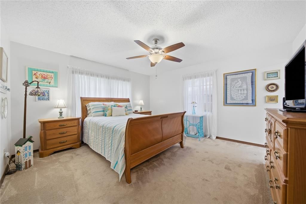 For Sale: $530,000 (3 beds, 3 baths, 2015 Square Feet)