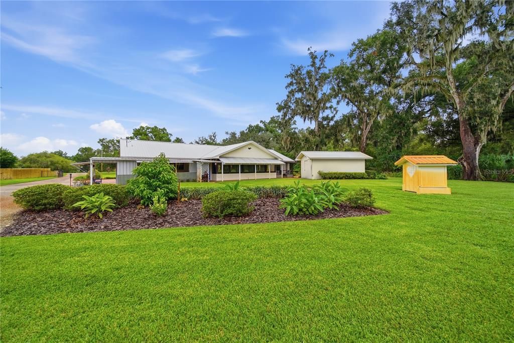 For Sale: $530,000 (3 beds, 3 baths, 2015 Square Feet)