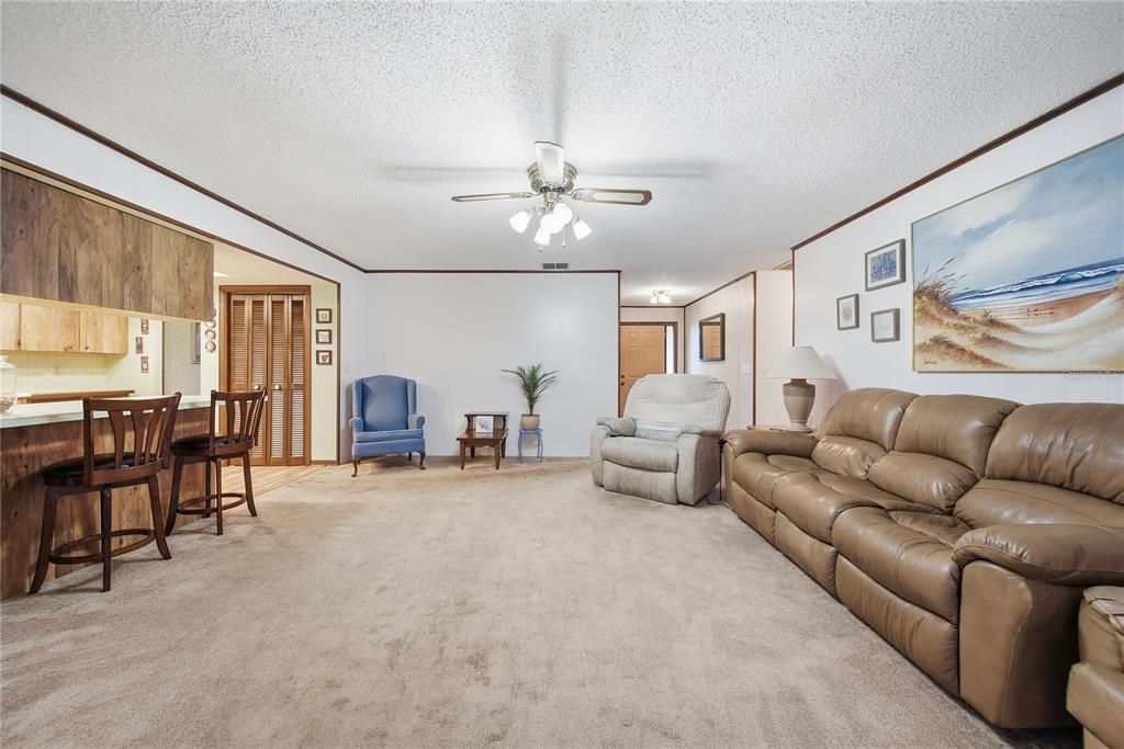 For Sale: $530,000 (3 beds, 3 baths, 2015 Square Feet)