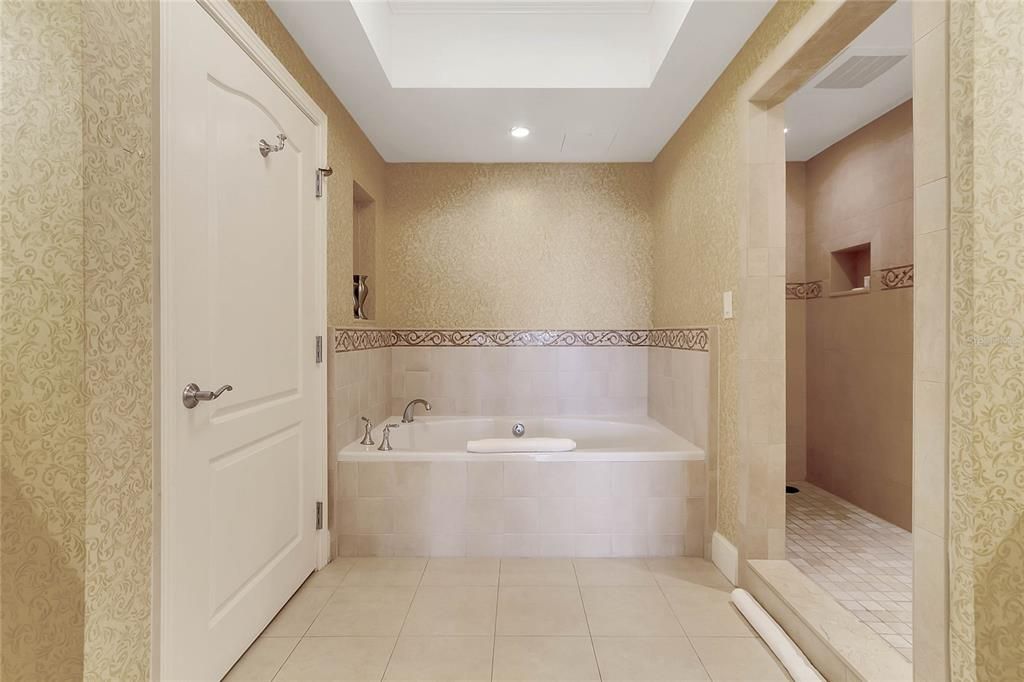 For Sale: $340,000 (2 beds, 2 baths, 1430 Square Feet)