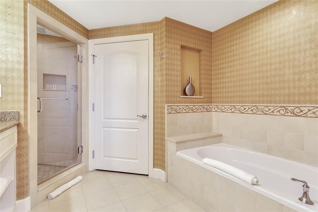For Sale: $340,000 (2 beds, 2 baths, 1430 Square Feet)