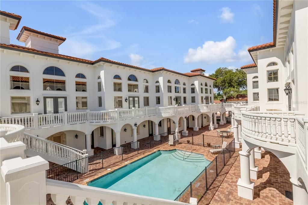На продажу: $650,000 (3 спален, 2 ванн, 2704 Квадратных фут)