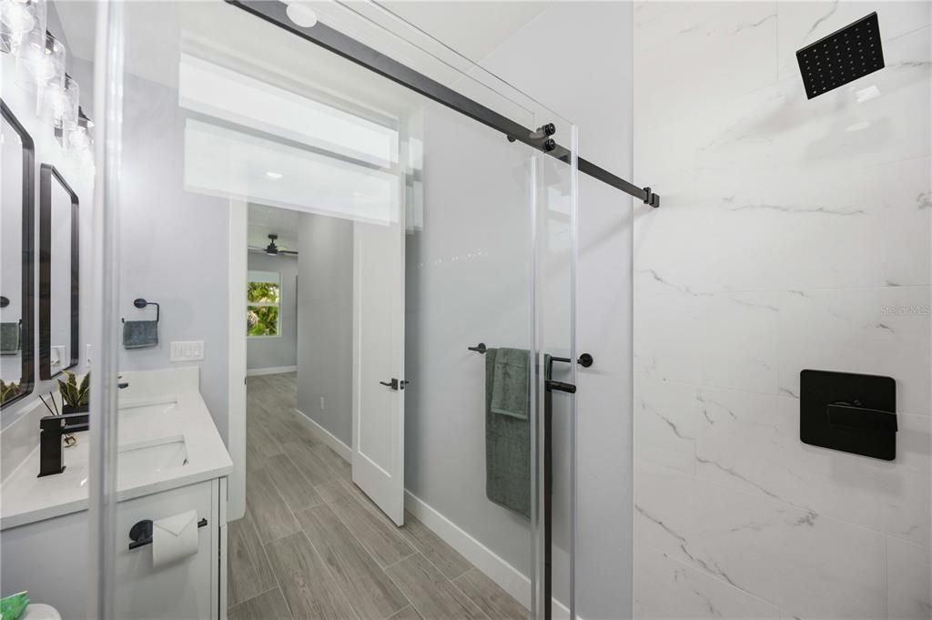 На продажу: $384,999 (3 спален, 2 ванн, 1560 Квадратных фут)