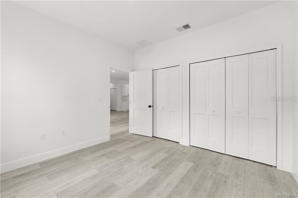 На продажу: $287,000 (4 спален, 2 ванн, 1774 Квадратных фут)