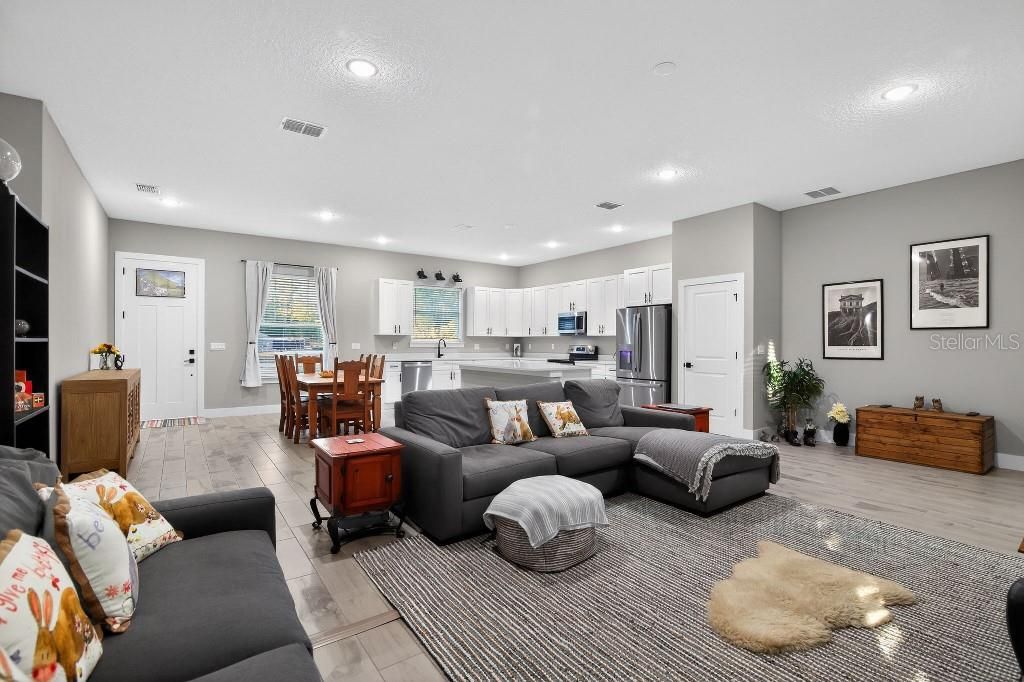 En Venta: $449,995 (3 camas, 2 baños, 1799 Pies cuadrados)
