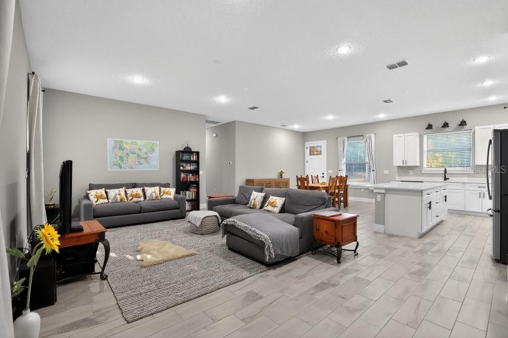 En Venta: $449,995 (3 camas, 2 baños, 1799 Pies cuadrados)