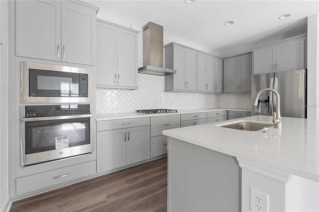 En Venta: $489,000 (3 camas, 3 baños, 2142 Pies cuadrados)
