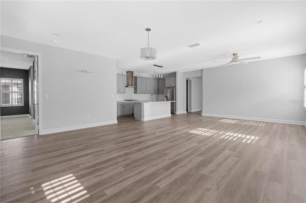 En Venta: $489,000 (3 camas, 3 baños, 2142 Pies cuadrados)