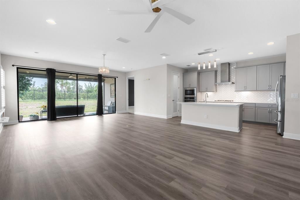 En Venta: $489,000 (3 camas, 3 baños, 2142 Pies cuadrados)
