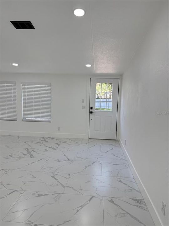 En Venta: $320,000 (3 camas, 2 baños, 1722 Pies cuadrados)