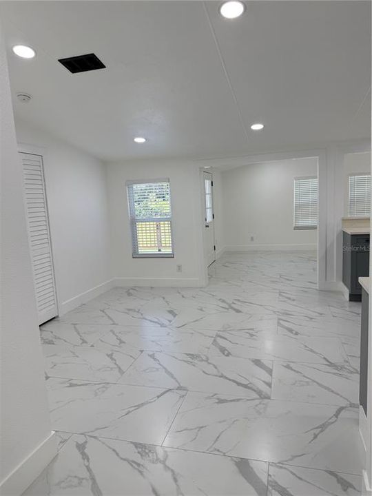 En Venta: $320,000 (3 camas, 2 baños, 1722 Pies cuadrados)
