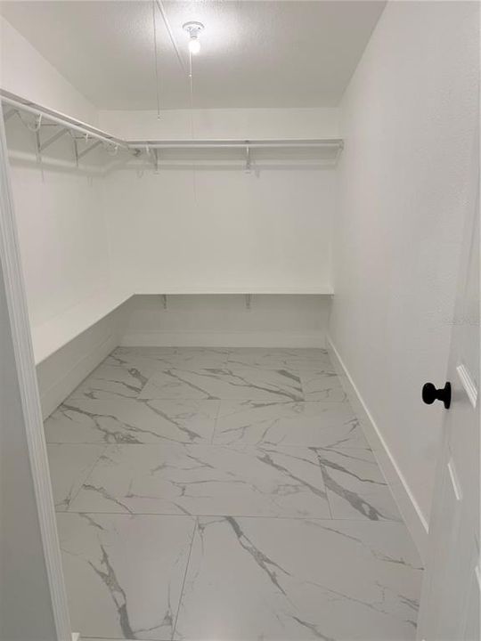 En Venta: $320,000 (3 camas, 2 baños, 1722 Pies cuadrados)