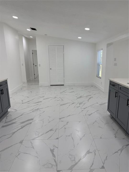 En Venta: $320,000 (3 camas, 2 baños, 1722 Pies cuadrados)