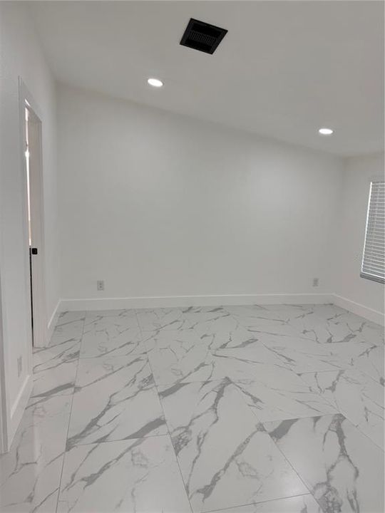 En Venta: $320,000 (3 camas, 2 baños, 1722 Pies cuadrados)