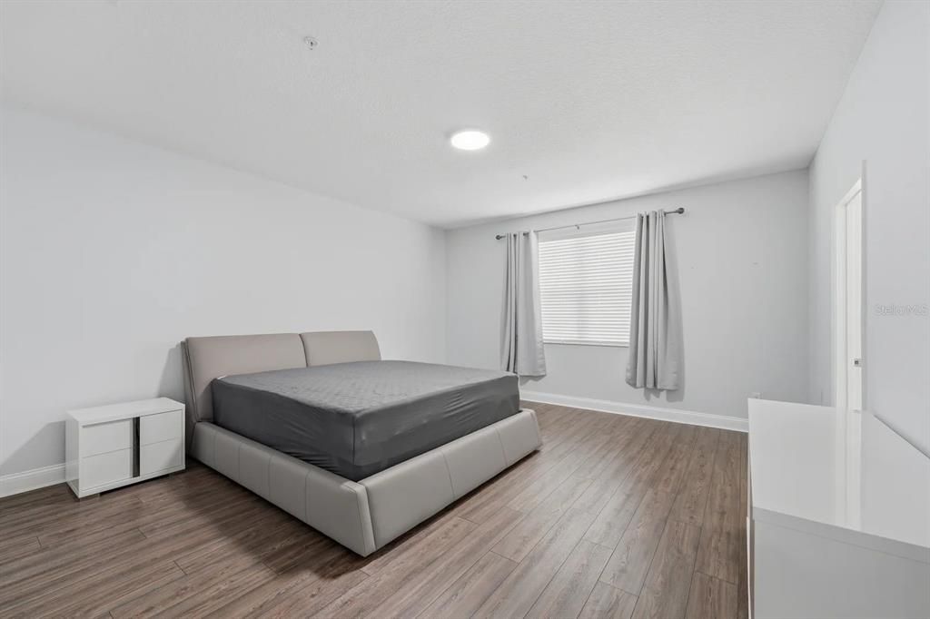 В аренду: $3,300 (3 спален, 2 ванн, 2444 Квадратных фут)