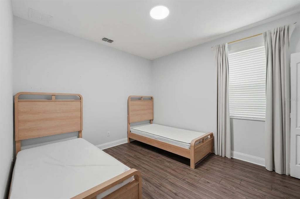 В аренду: $3,300 (3 спален, 2 ванн, 2444 Квадратных фут)