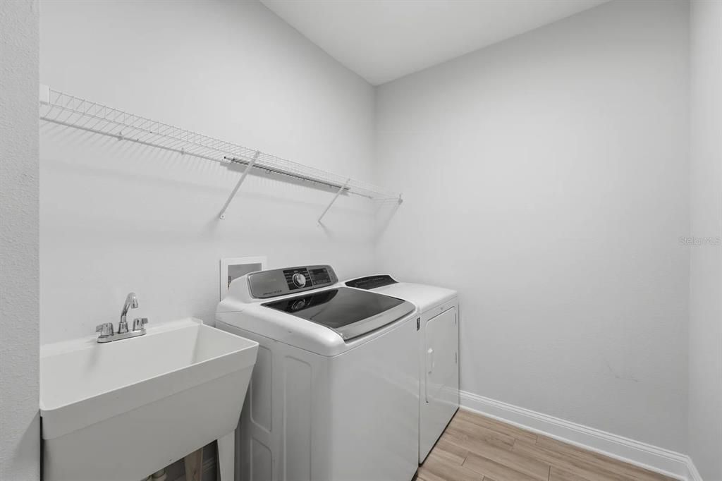 В аренду: $3,300 (3 спален, 2 ванн, 2444 Квадратных фут)