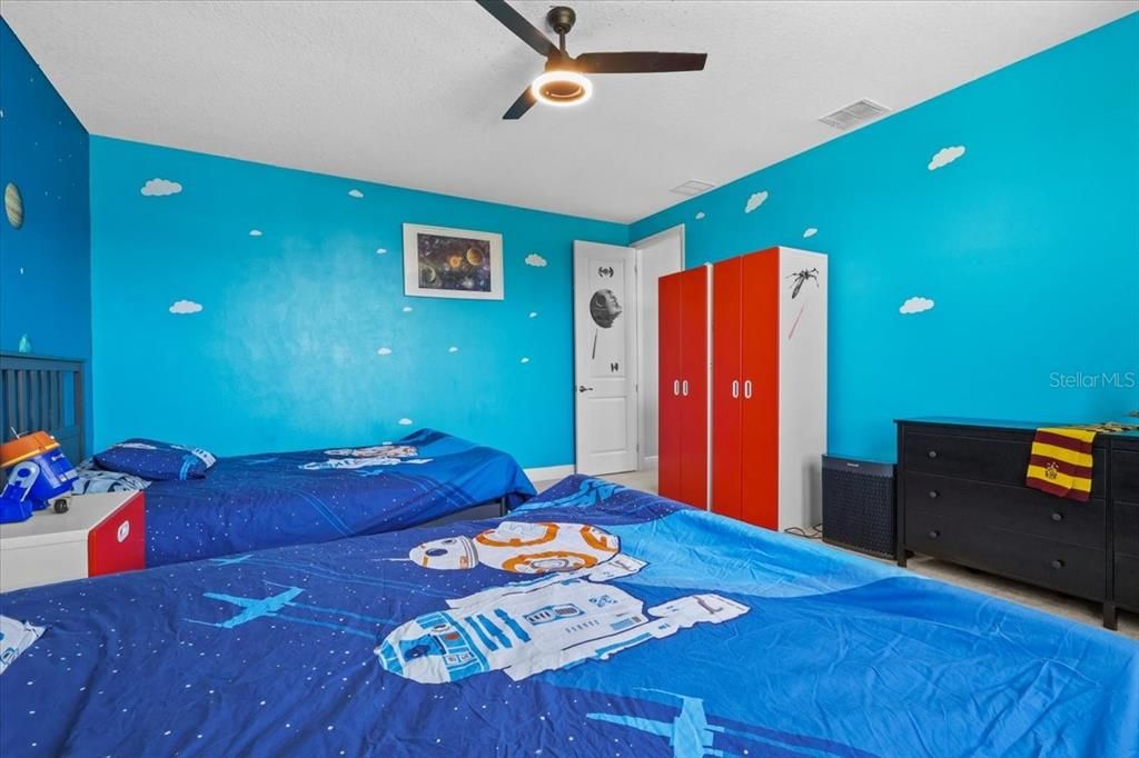 En Venta: $859,990 (4 camas, 3 baños, 2935 Pies cuadrados)