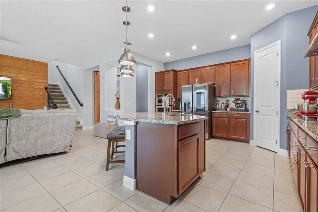 En Venta: $859,990 (4 camas, 3 baños, 2935 Pies cuadrados)