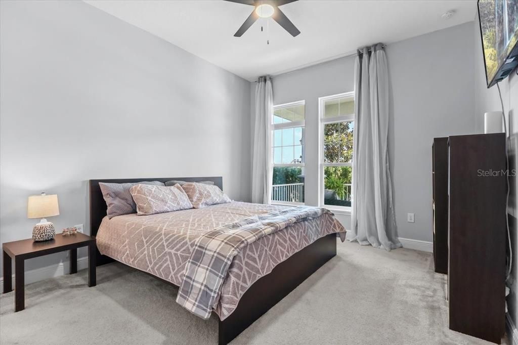 En Venta: $859,990 (4 camas, 3 baños, 2935 Pies cuadrados)