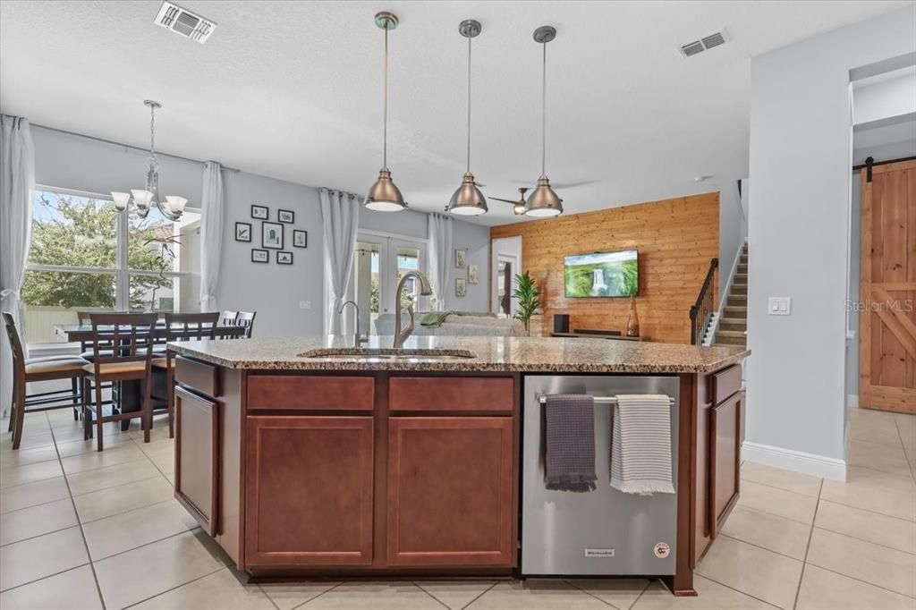En Venta: $859,990 (4 camas, 3 baños, 2935 Pies cuadrados)