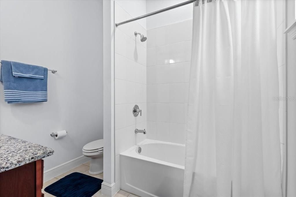 En Venta: $859,990 (4 camas, 3 baños, 2935 Pies cuadrados)