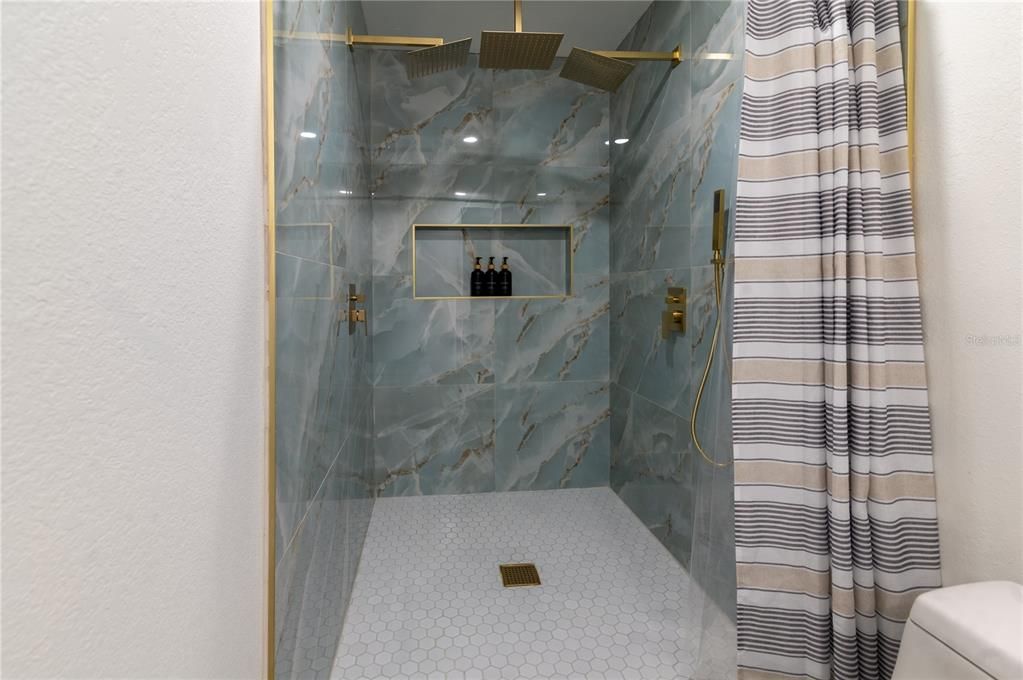 На продажу: $649,000 (3 спален, 2 ванн, 1762 Квадратных фут)