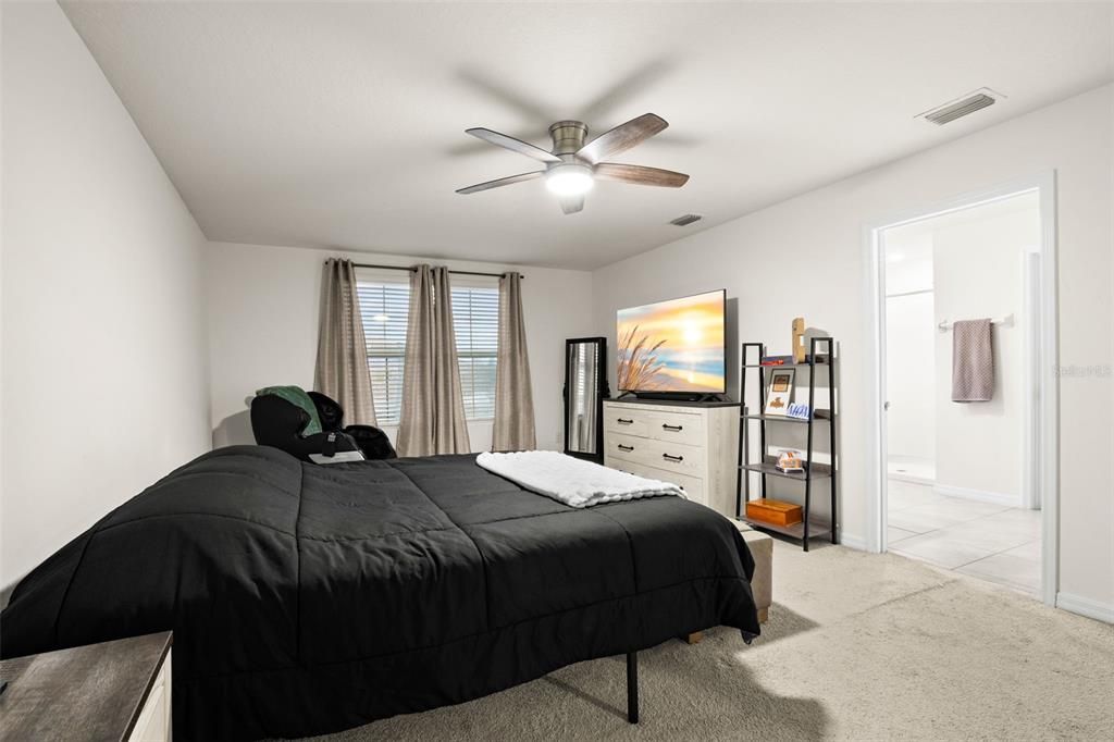 For Sale: $369,900 (5 beds, 3 baths, 2674 Square Feet)