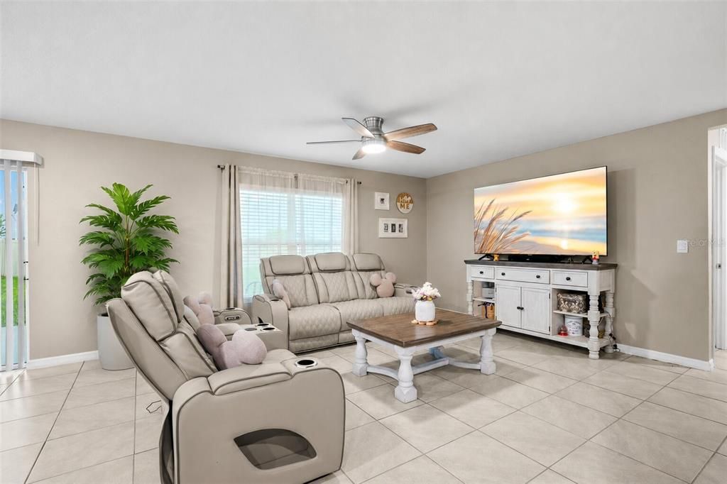For Sale: $369,900 (5 beds, 3 baths, 2674 Square Feet)
