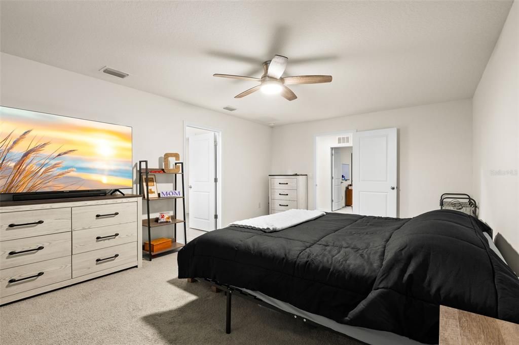 For Sale: $369,900 (5 beds, 3 baths, 2674 Square Feet)