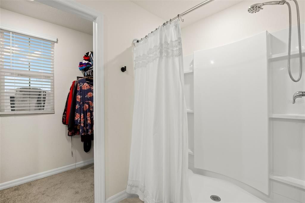 For Sale: $369,900 (5 beds, 3 baths, 2674 Square Feet)
