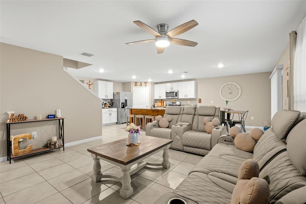 For Sale: $369,900 (5 beds, 3 baths, 2674 Square Feet)