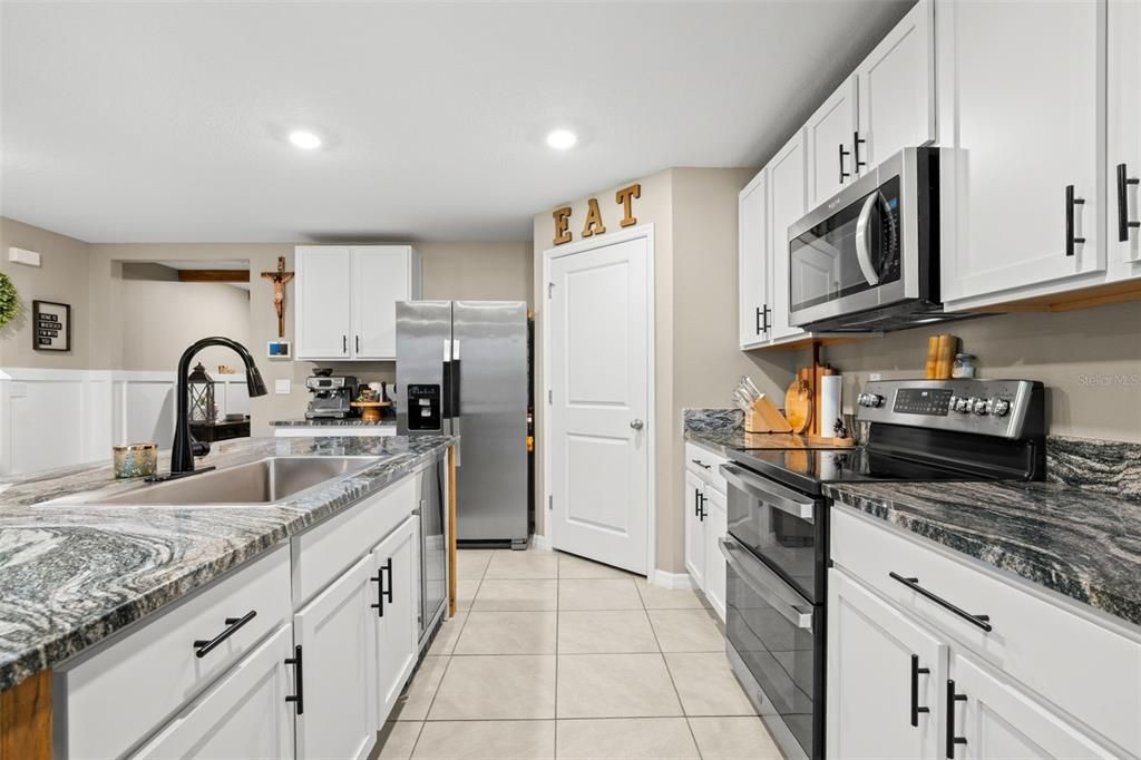 For Sale: $369,900 (5 beds, 3 baths, 2674 Square Feet)