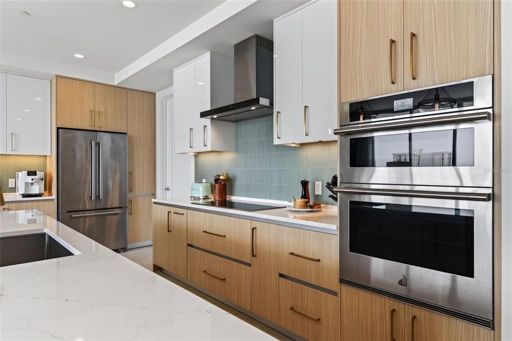 На продажу: $1,499,999 (2 спален, 3 ванн, 1869 Квадратных фут)