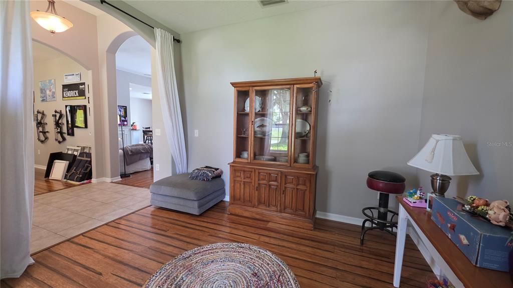 En Venta: $417,500 (3 camas, 2 baños, 2056 Pies cuadrados)