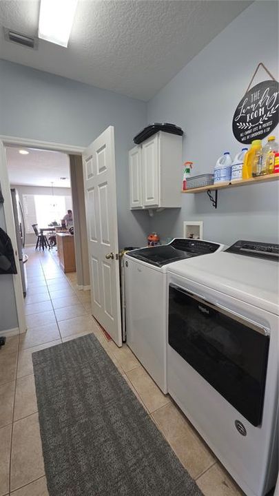 En Venta: $417,500 (3 camas, 2 baños, 2056 Pies cuadrados)
