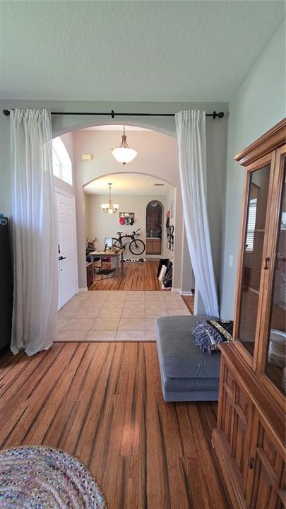 En Venta: $417,500 (3 camas, 2 baños, 2056 Pies cuadrados)