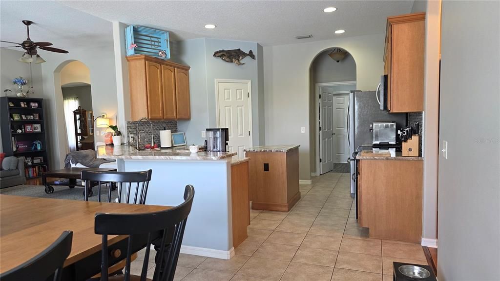 En Venta: $417,500 (3 camas, 2 baños, 2056 Pies cuadrados)
