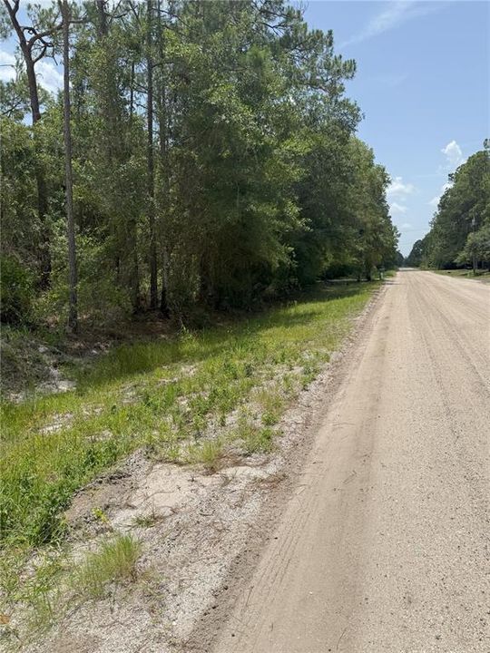 En Venta: $55,000 (1.04 acres)