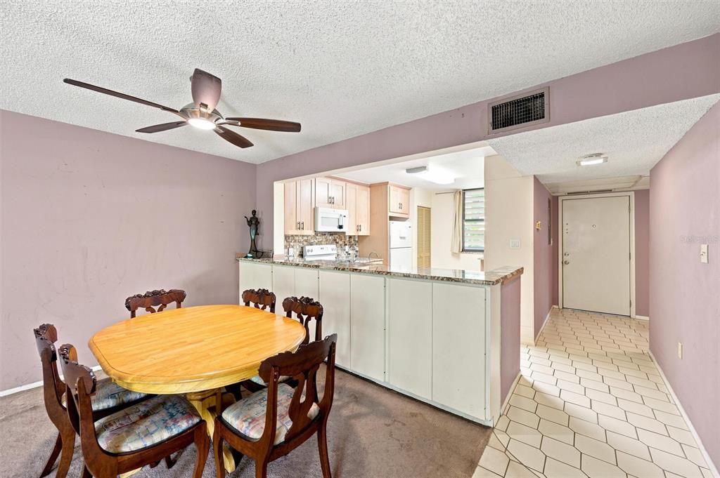 En Venta: $235,000 (3 camas, 2 baños, 1468 Pies cuadrados)