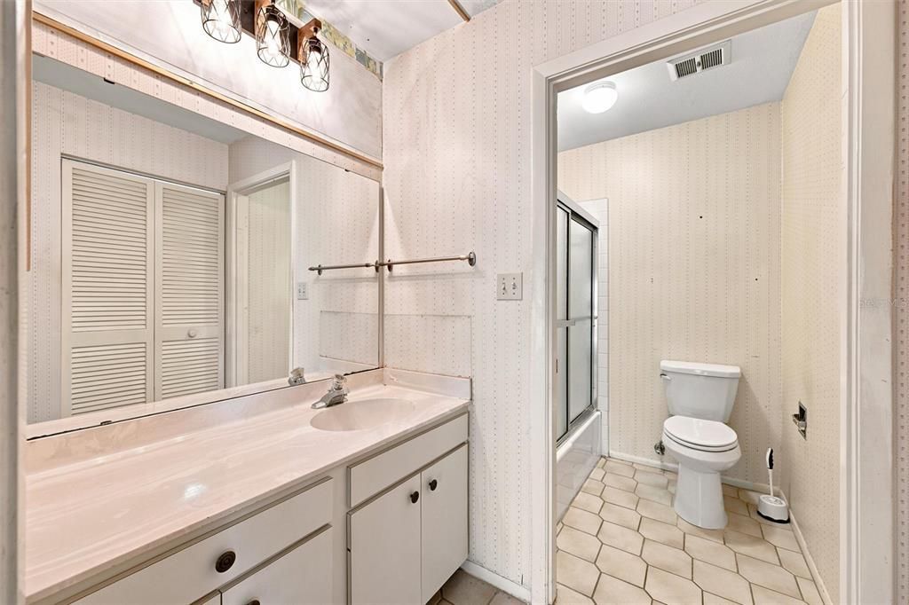 En Venta: $235,000 (3 camas, 2 baños, 1468 Pies cuadrados)
