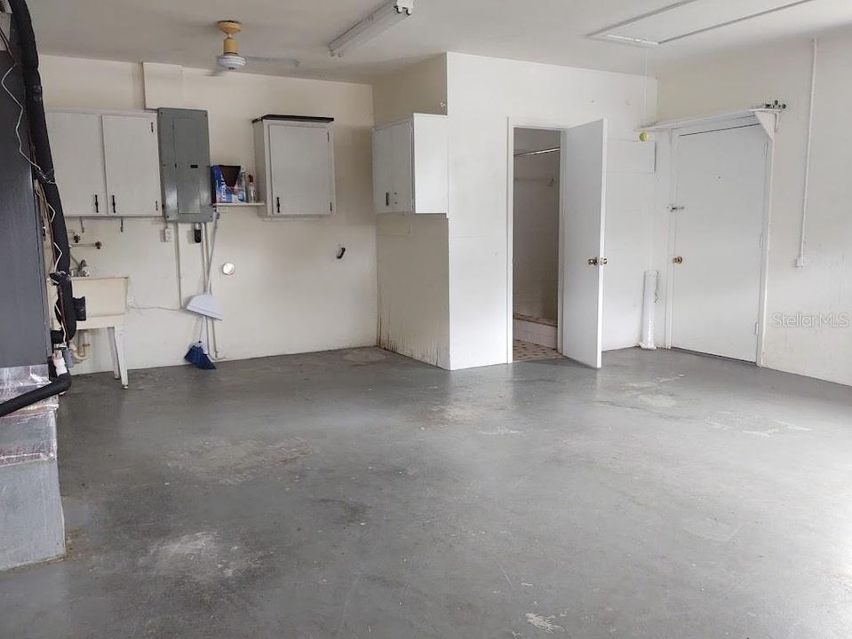 En Renta: $2,450 (3 camas, 3 baños, 1800 Pies cuadrados)
