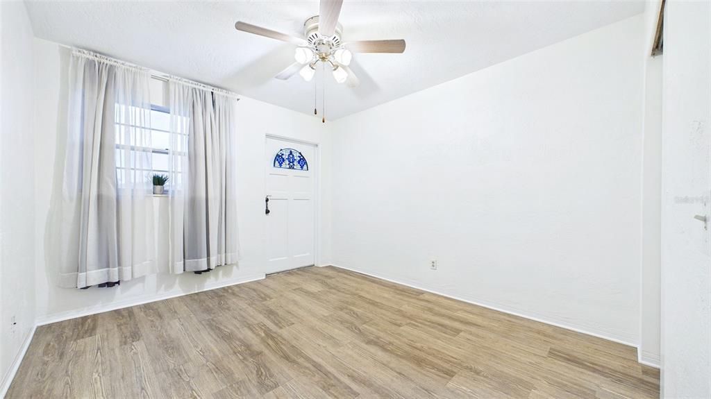 En Venta: $160,000 (2 camas, 2 baños, 1100 Pies cuadrados)