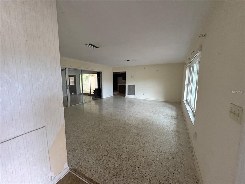 En Venta: $176,000 (3 camas, 2 baños, 1762 Pies cuadrados)