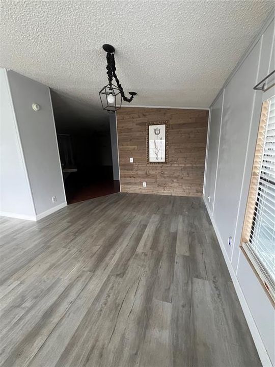На продажу: $69,999 (2 спален, 2 ванн, 1709 Квадратных фут)