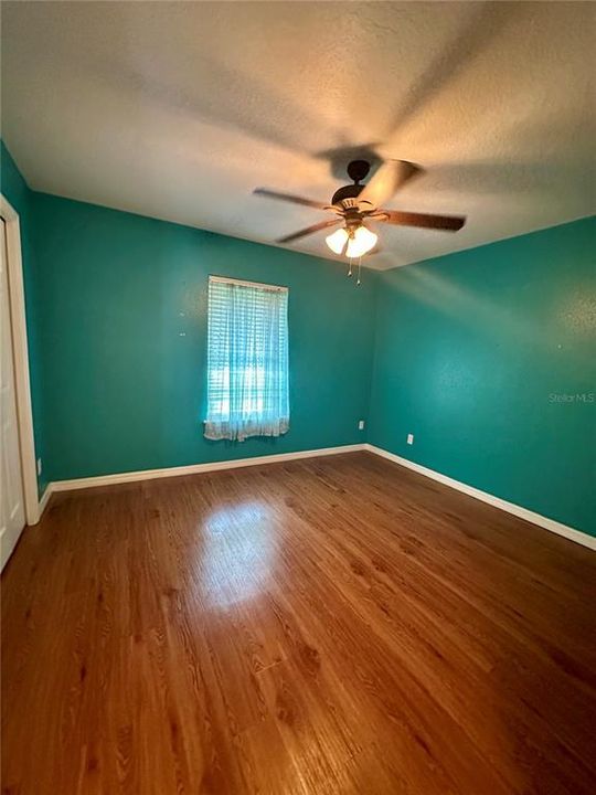 For Sale: $255,000 (3 beds, 2 baths, 1284 Square Feet)